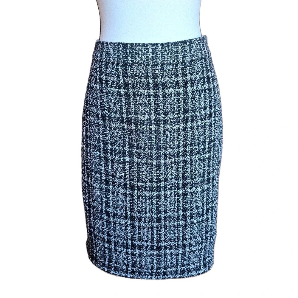 DKNY Size 6 Tweed Pencil Skirt Black White Plaid 16x22 Boucle Lined Side Zip B68